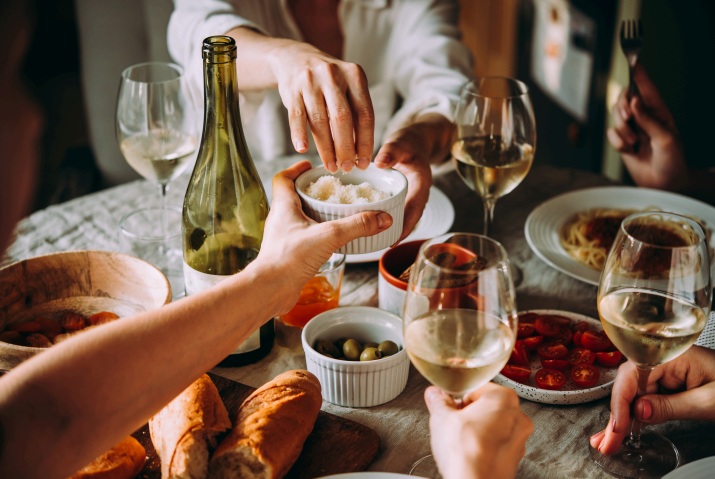 couples wine and cheese