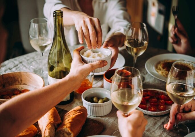 couples wine and cheese